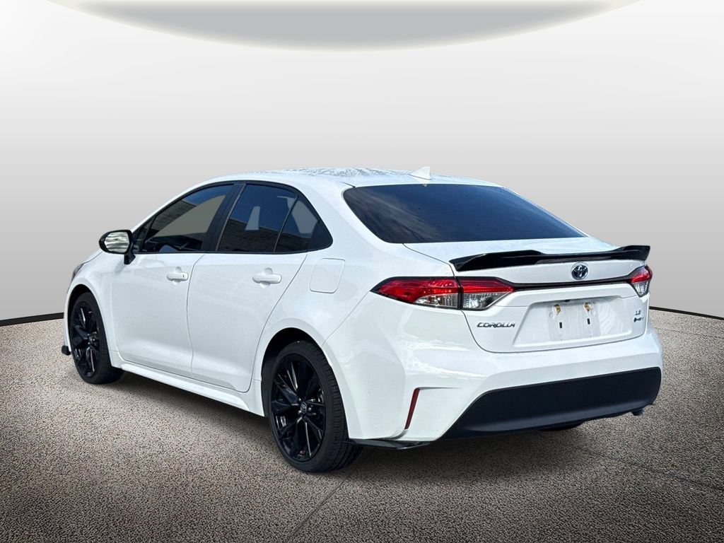 Used 2025  Toyota Hybrid LE image 4