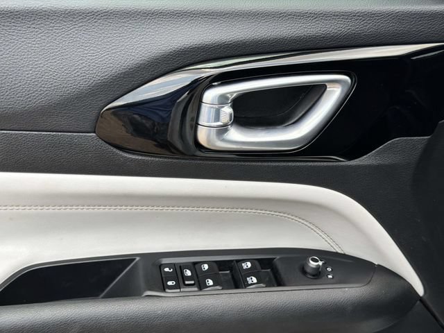 Used 2023 Bright White Clea Jeep Limited image 25