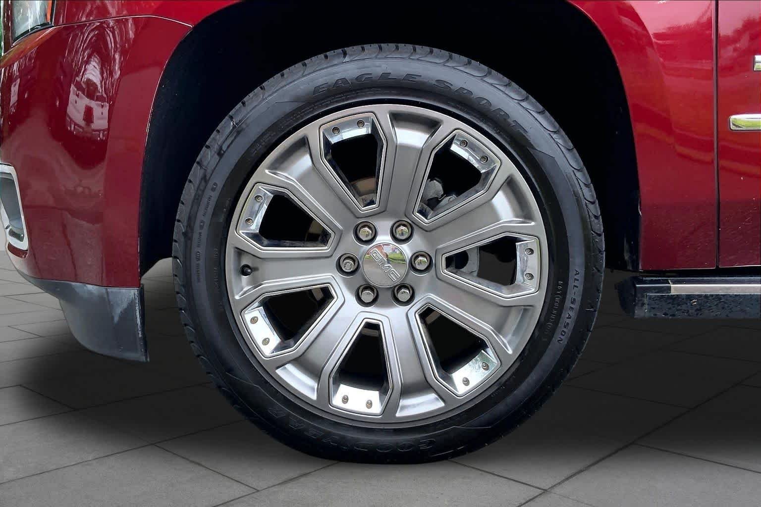 Used 2017 Crimson Red Tintcoat GMC Denali image 11