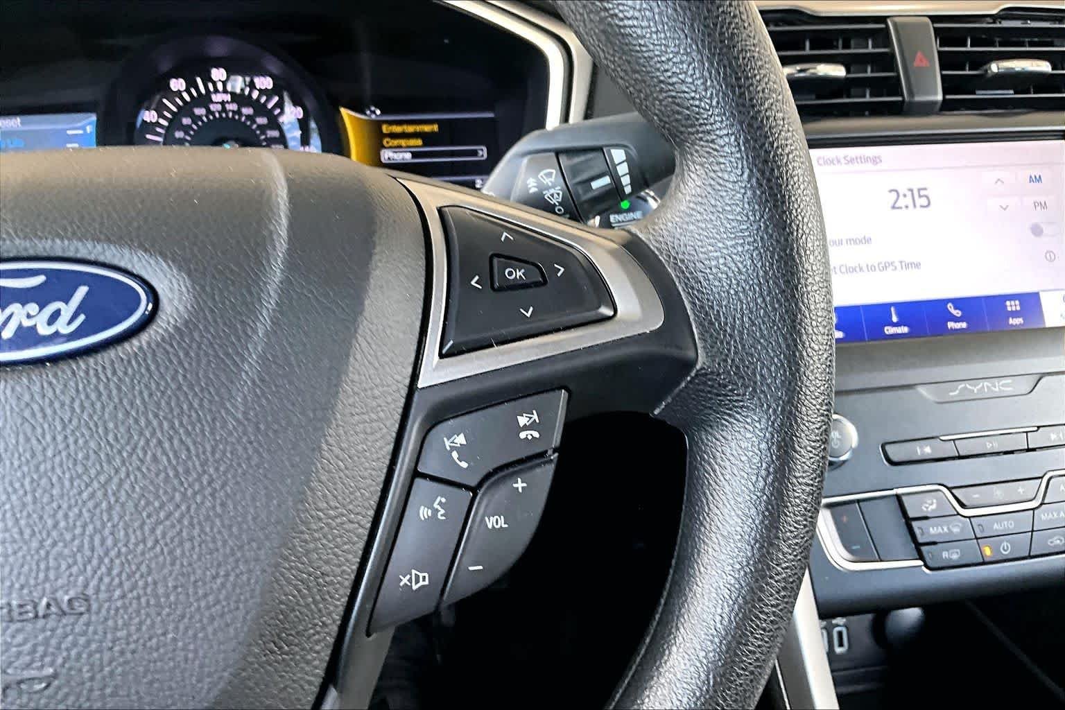 Used 2020 Oxford White Ford SE image 24