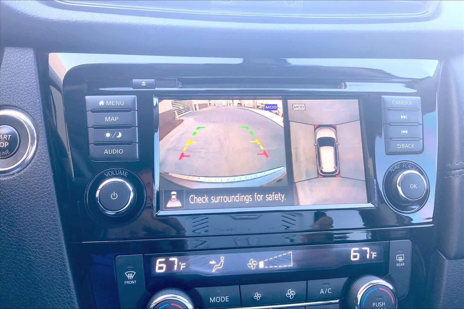 Used 2018 Gun Metallic Nissan SL image 29