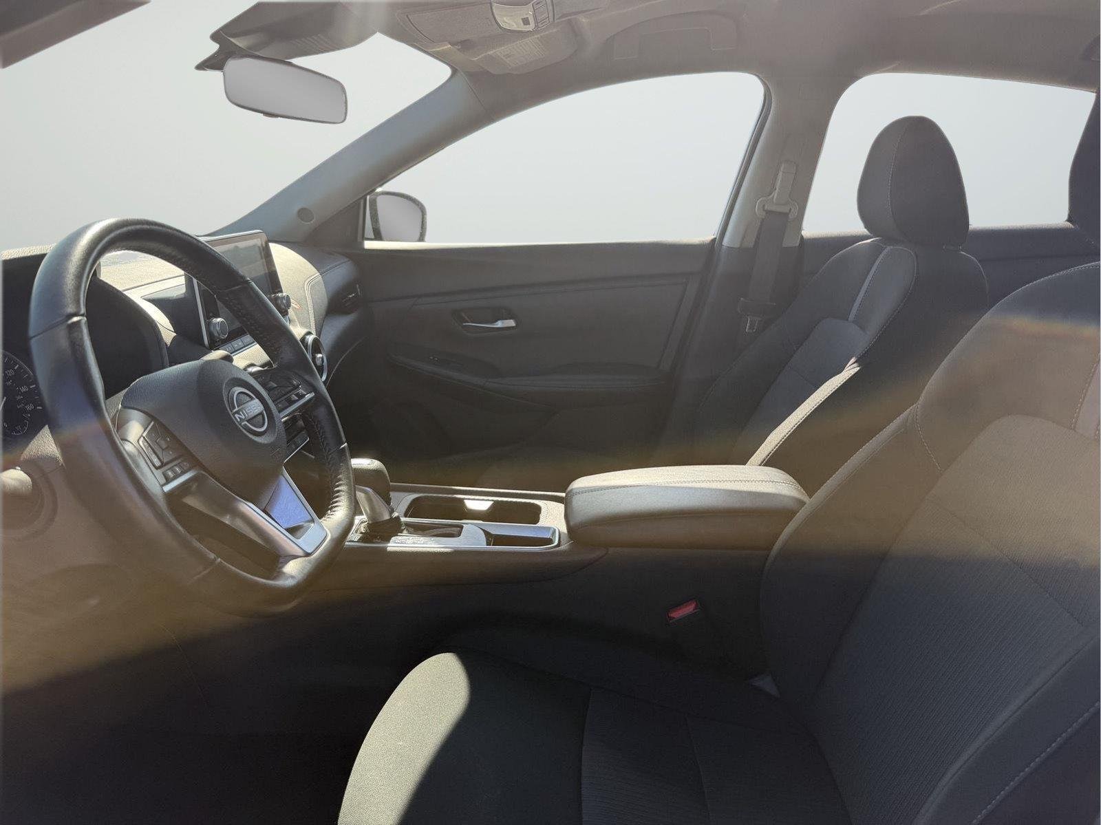 Used 2025 Aspen White Tricoat Nissan SV image 9