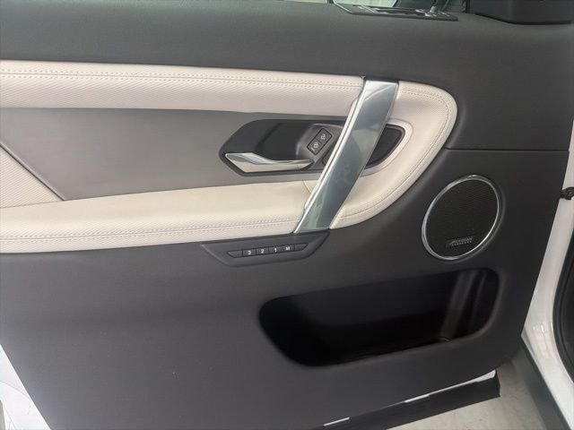 New 2026 Fuji White Land Rover Landmark image 8