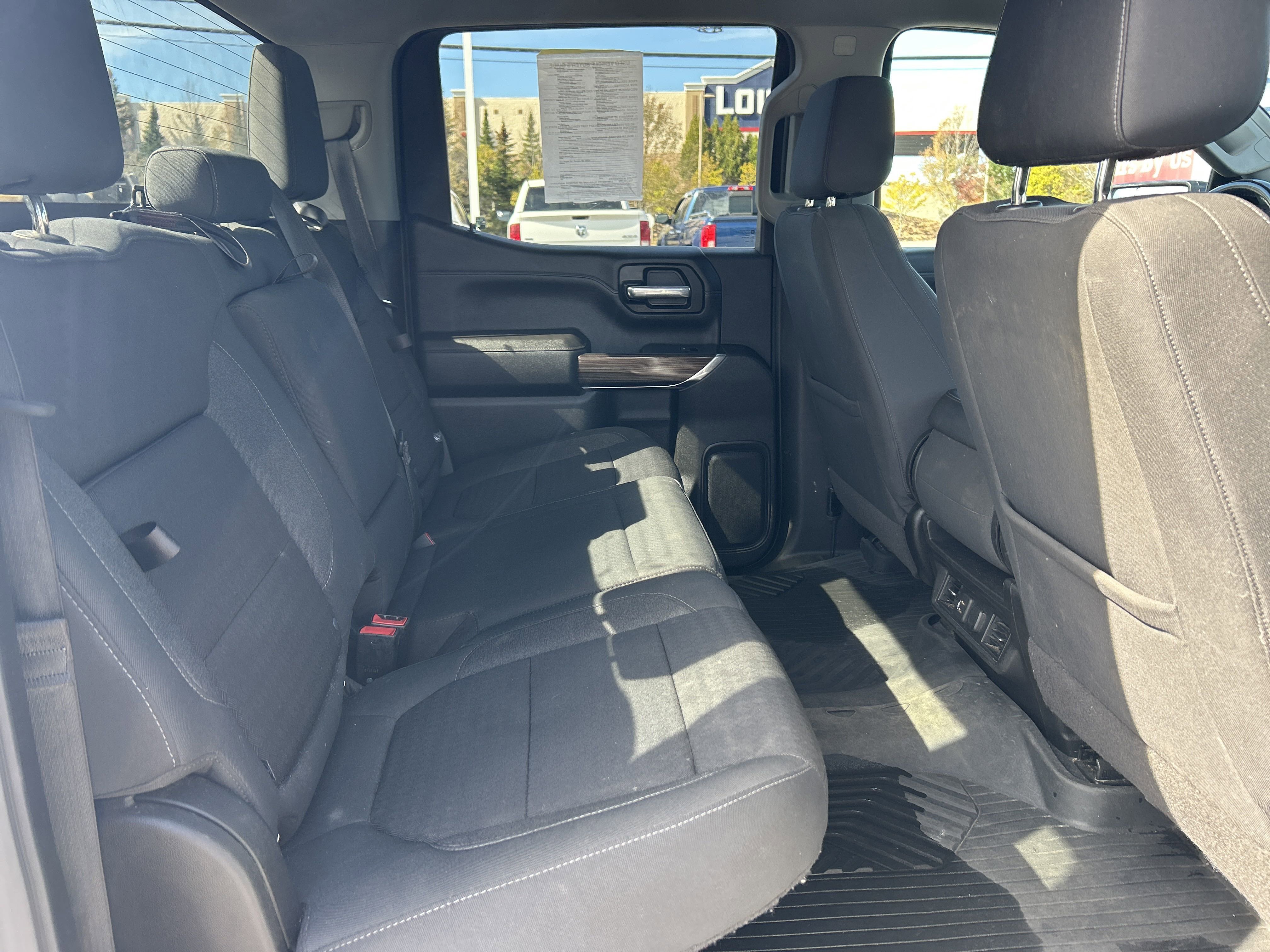 2021 Chevrolet Silverado 1500 RST photo 3