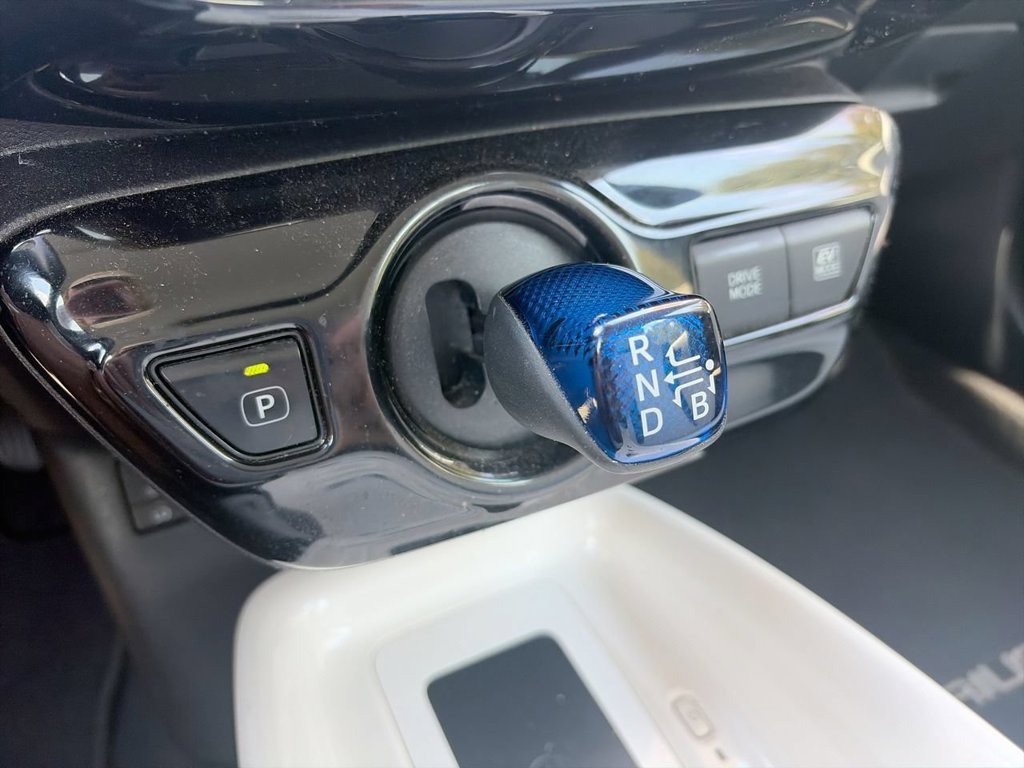 Used 2017  Toyota Two image 19