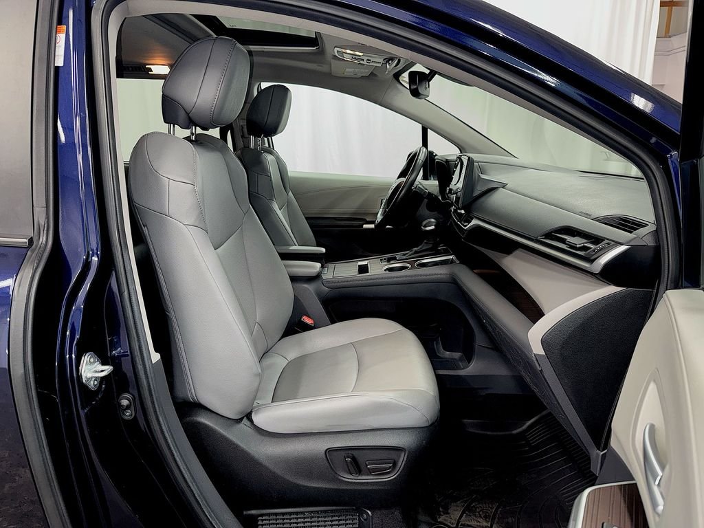 Used 2024 Toyota Sienna Van