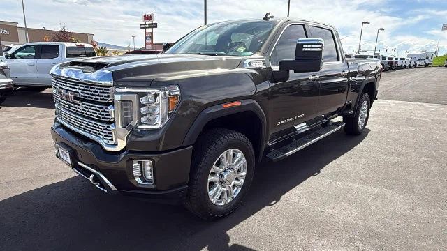 Used 2022 FOREST METALLIC GMC Denali image 7