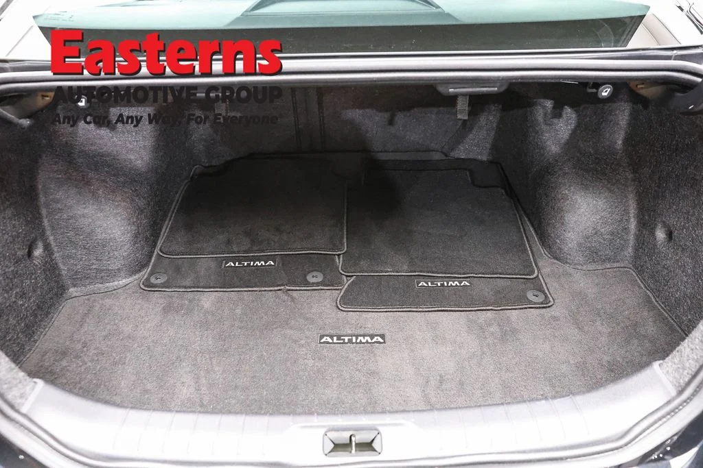 Used 2023 Black Nissan 2.5 SV image 9