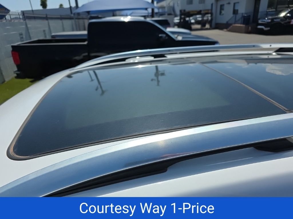Used 2018 White Chevrolet Premier image 13