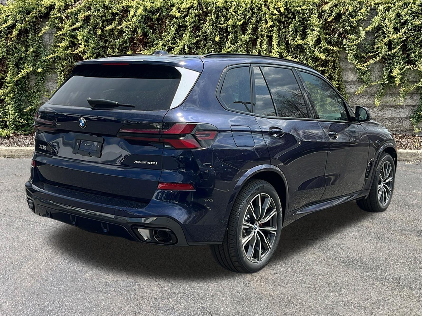New 2026 Tanzanite Blue II Metallic BMW xDrive40i image 4