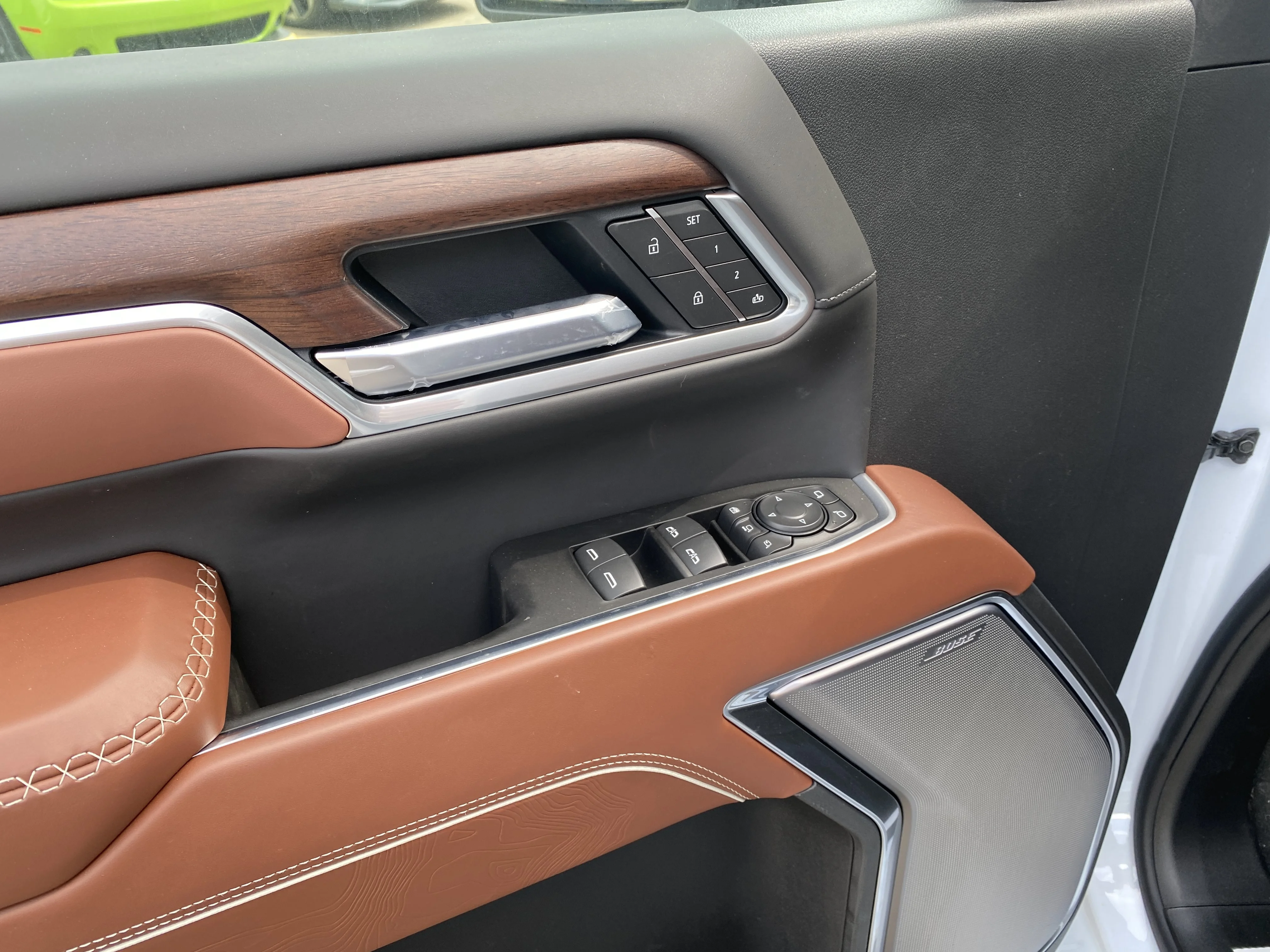 New 2026 GLACIER WHITE TRICOAT GMC Denali Ultimate image 26
