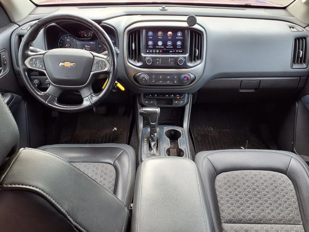 Used 2019 Red Chevrolet Z71 image 13