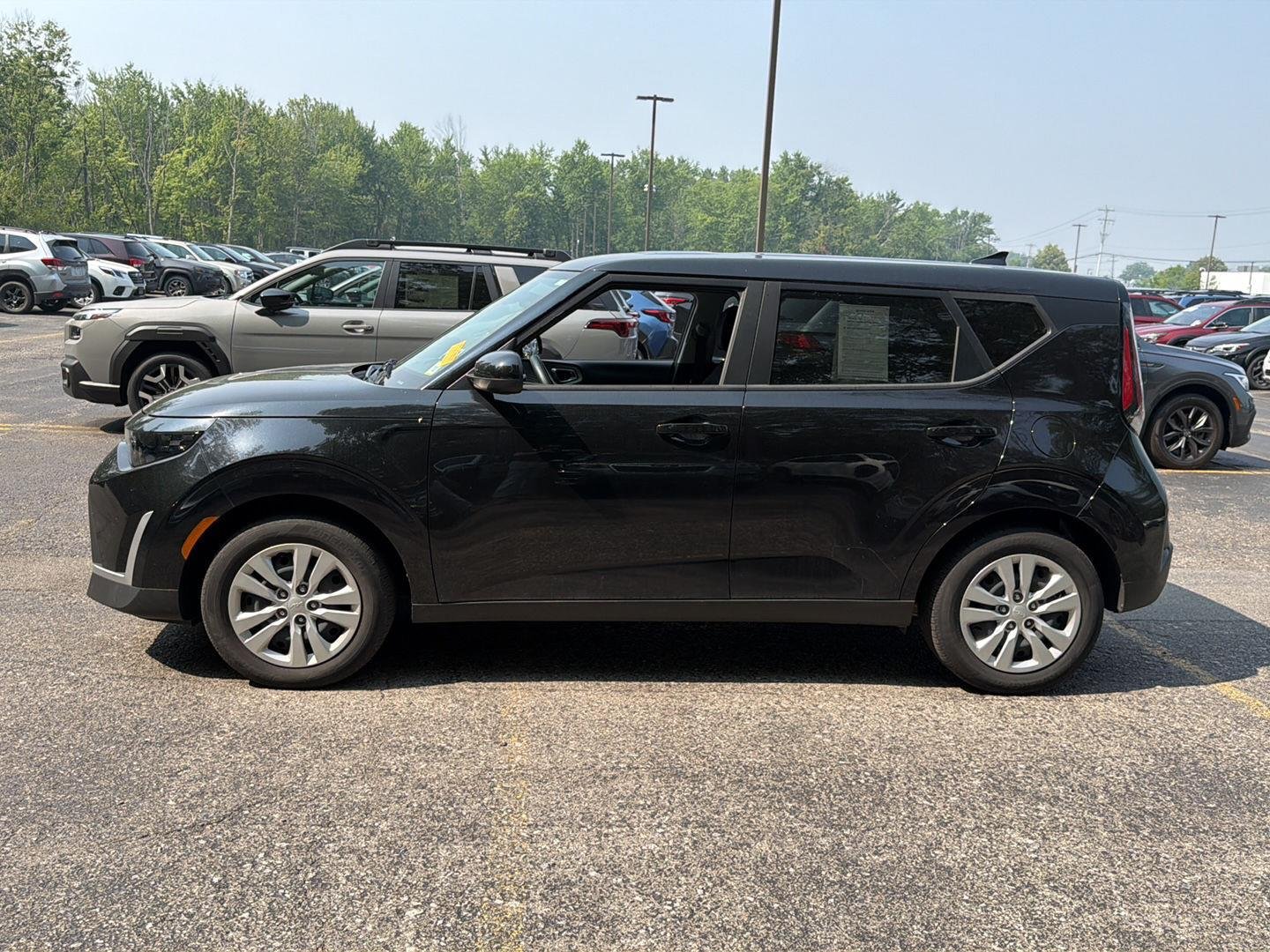 Used 2023 Fusion Black Kia LX image 9