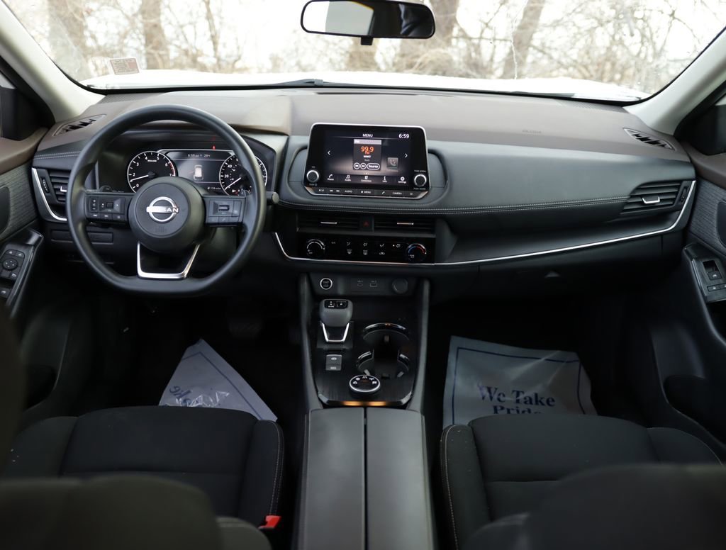 Used 2023 White Nissan S Intelligent AWD image 18