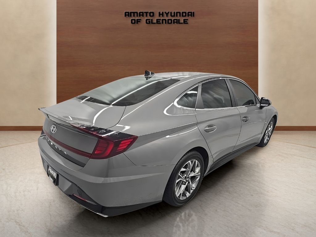 Used 2023 Gray Hyundai SEL image 6