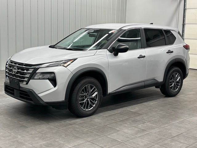 Used 2024 Silver Nissan S image 5