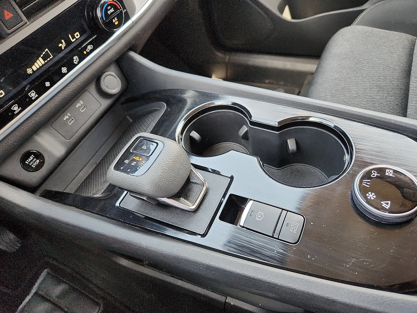 2025 Nissan Rogue SV - Photo 25