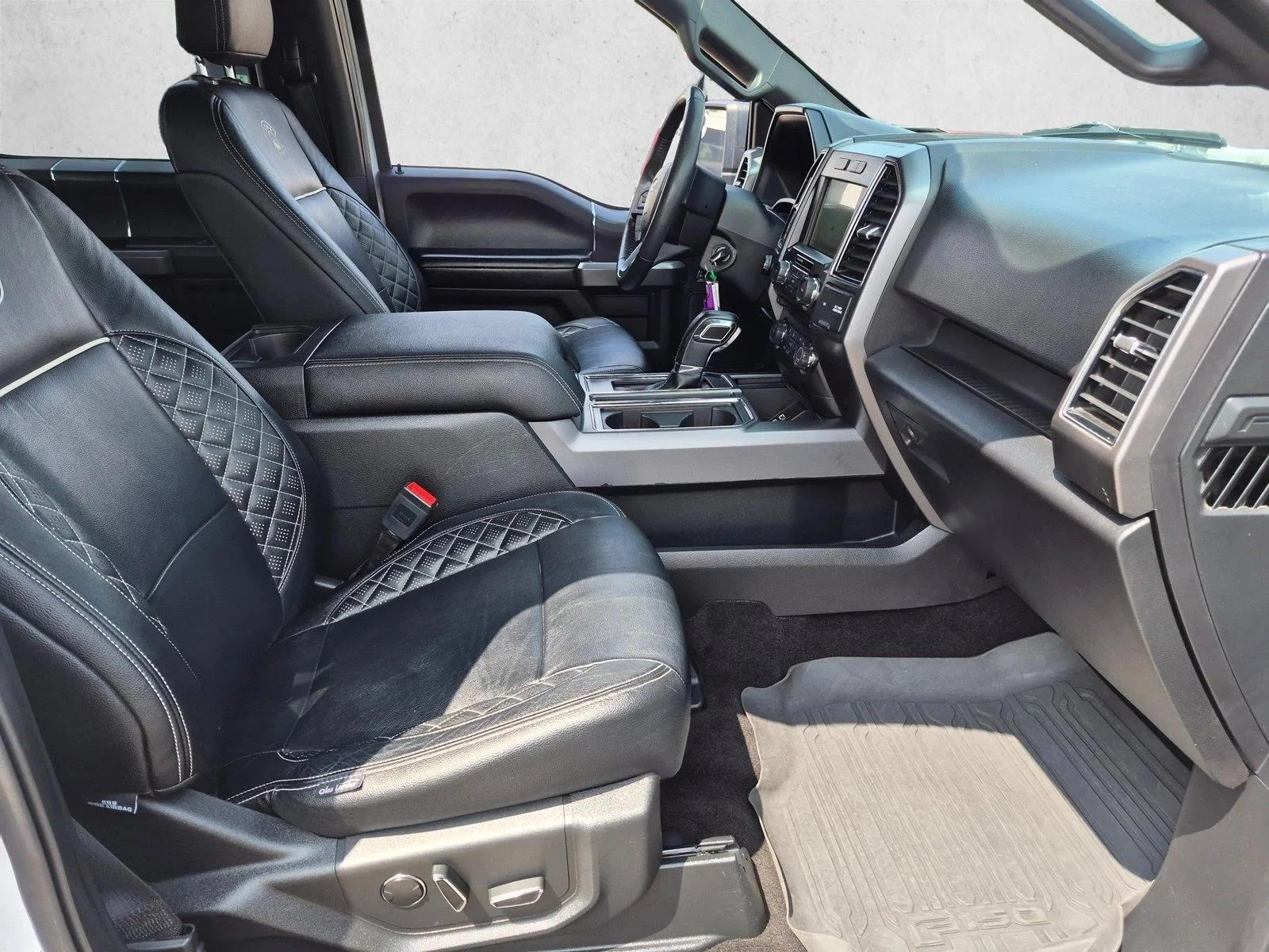 Used 2018 Oxford White Ford XLT image 21