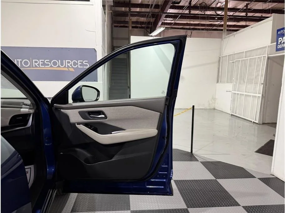 2022 Nissan Rogue SV - Photo 28