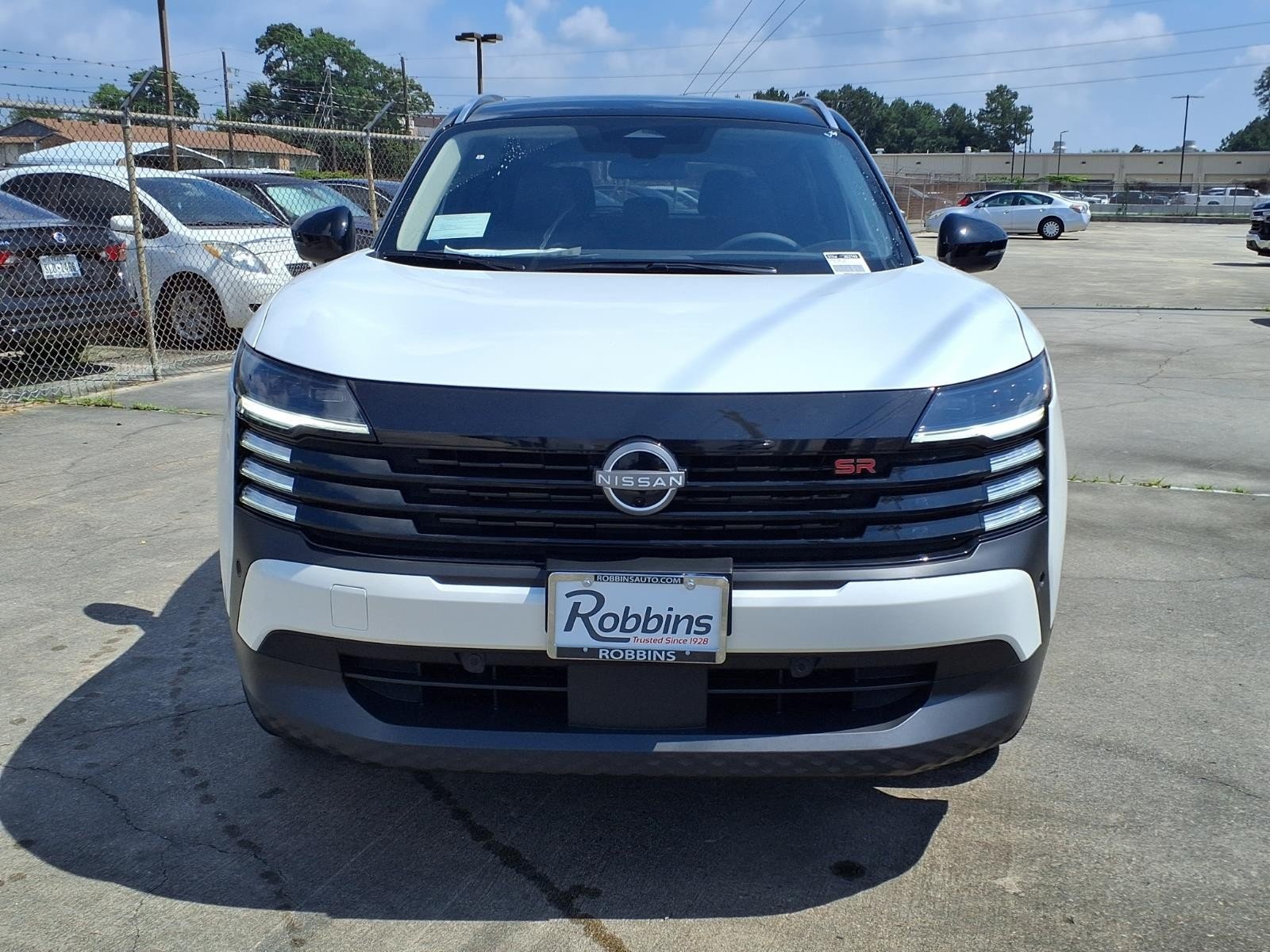 New 2026 Aspen White TriCoat / Super Black Two-tone Nissan SR image 5