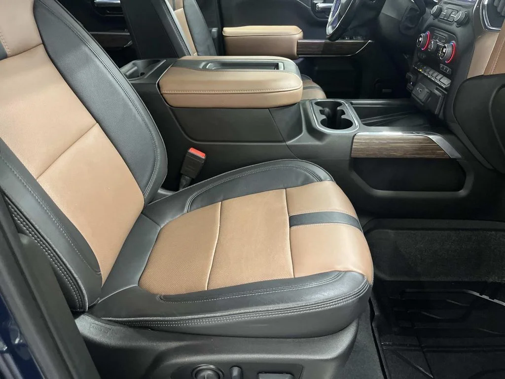 Used 2022 Northsky Blue Metallic Chevrolet High Country image 28