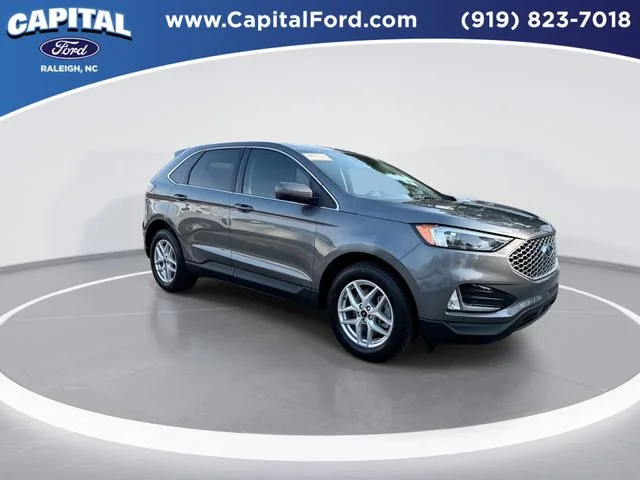 Used 2023 Gray Ford SEL image 2