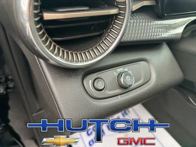 New 2026 Mosaic Black Metallic Chevrolet ACTIV image 20