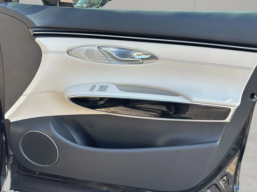 2025 GENESIS GV70 Standard - Photo 33