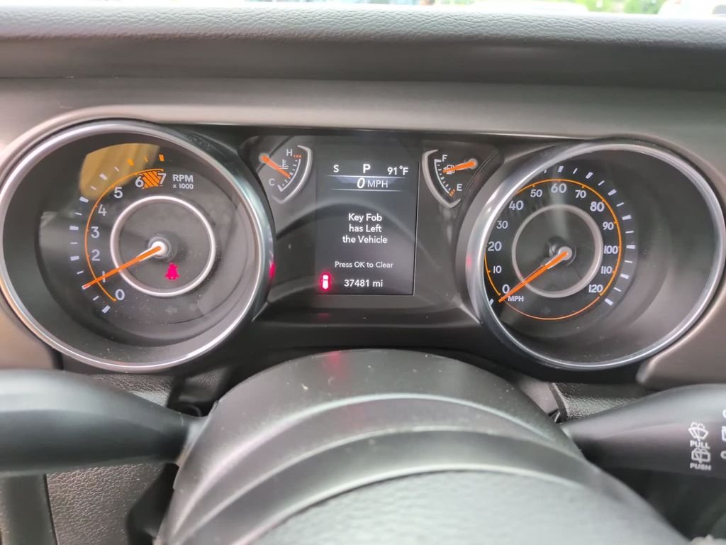 Used 2023 Black Jeep Sport S image 21