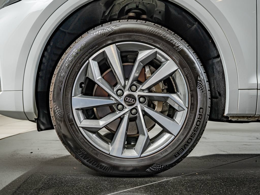Used 2023 Glacier White Metallic Audi 45 S line Premium image 10