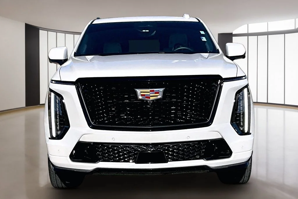 Used 2025 White Cadillac V-Series image 3
