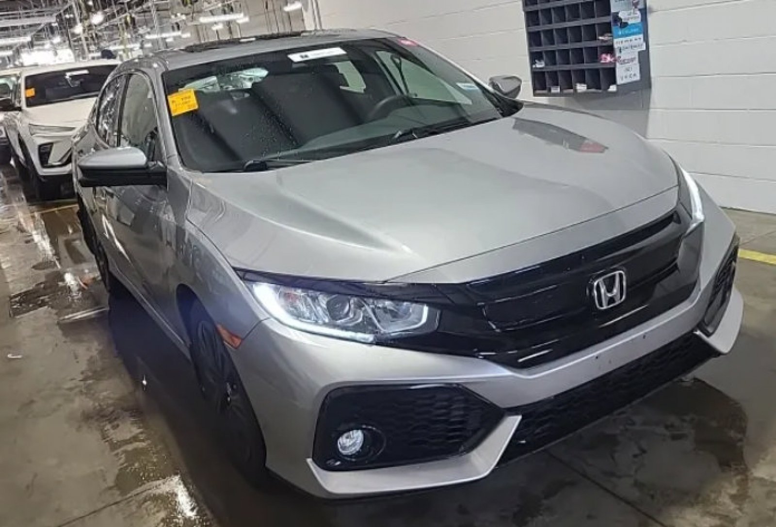Used 2018 Lunar Silver Metallic Honda EX image 4