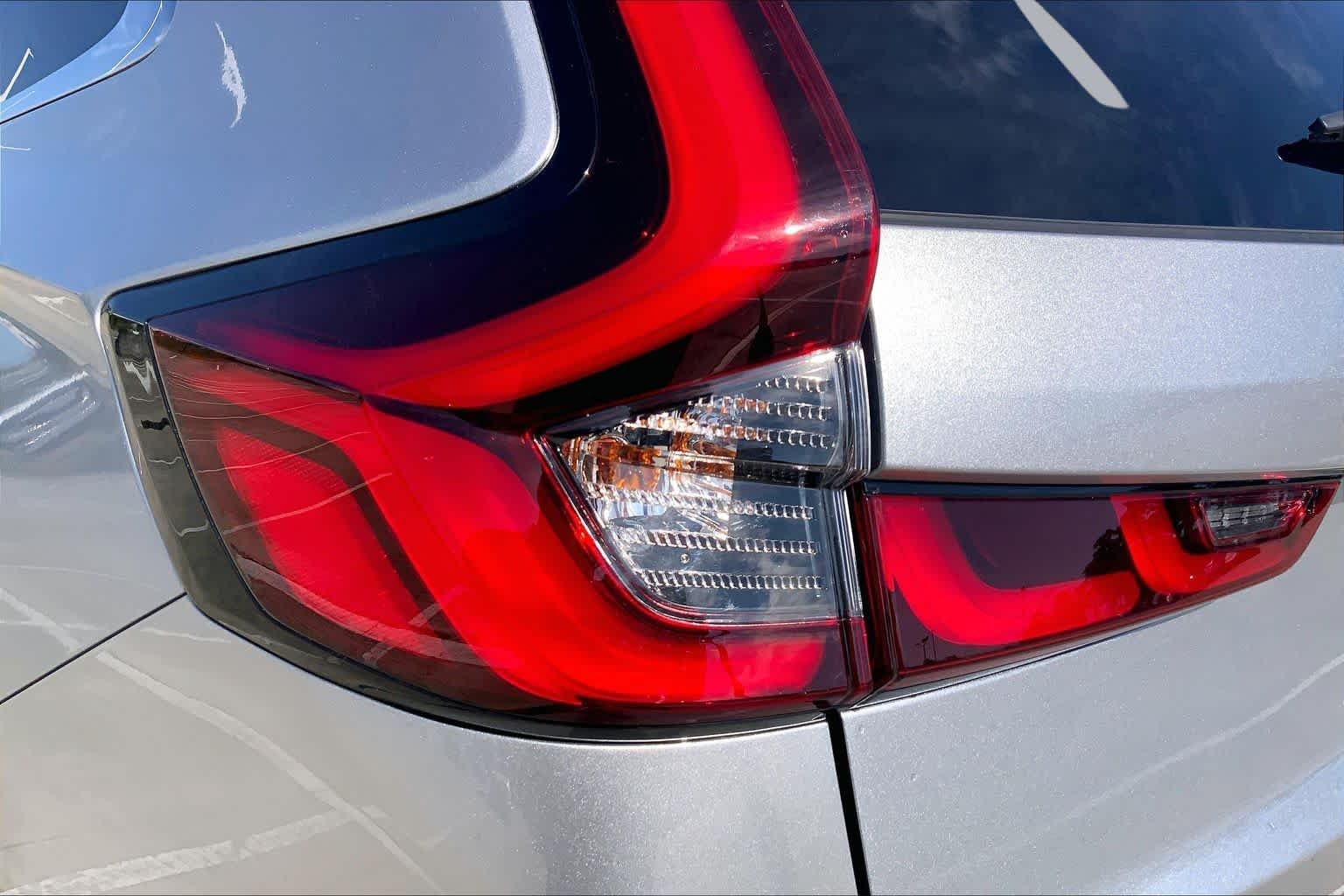 Used 2025 Solar Silver Metallic Honda Sport-L image 28