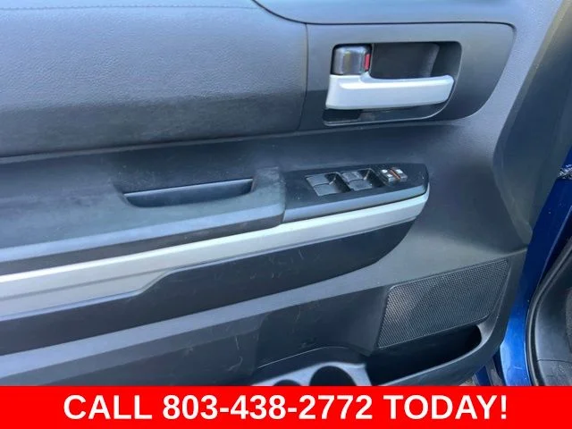Used 2015 Blue Toyota SR5 image 7