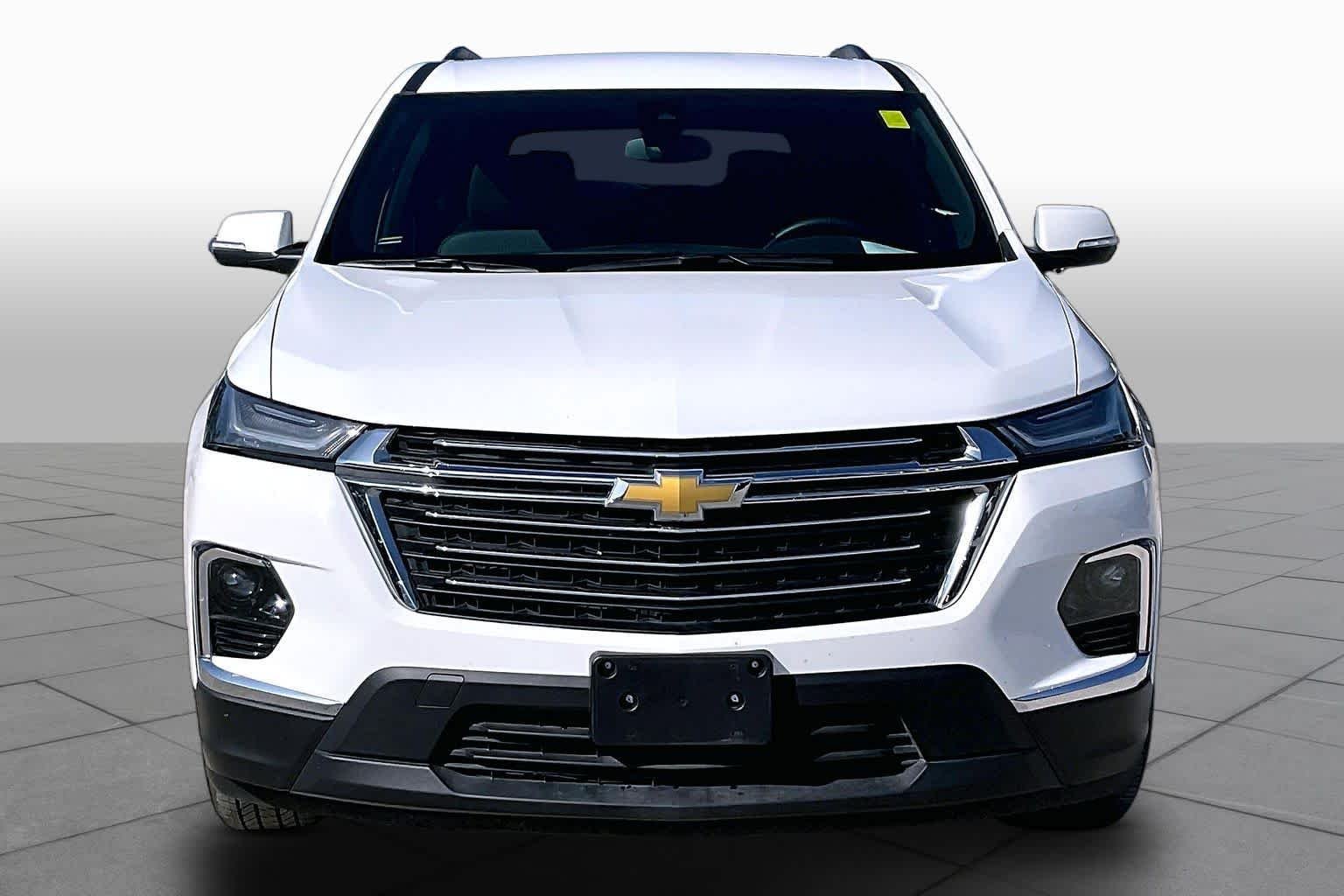 Used 2023 Summit White Chevrolet LT Cloth image 3