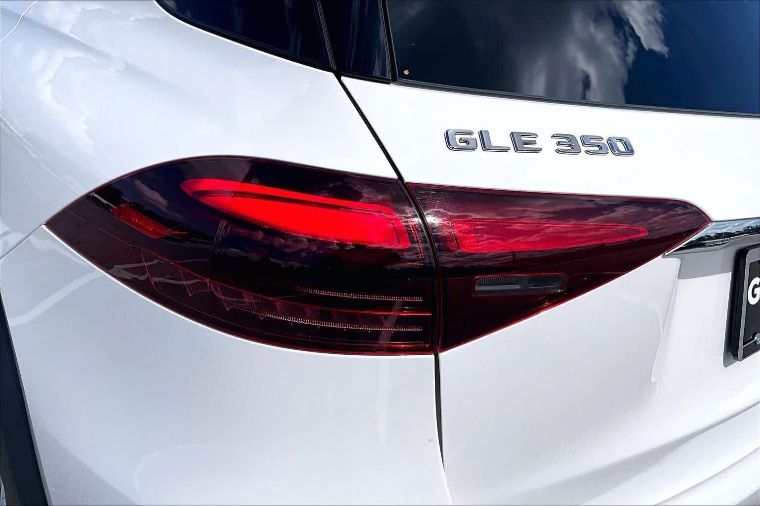 Used 2025 Polar White Mercedes-Benz GLE 350 image 29