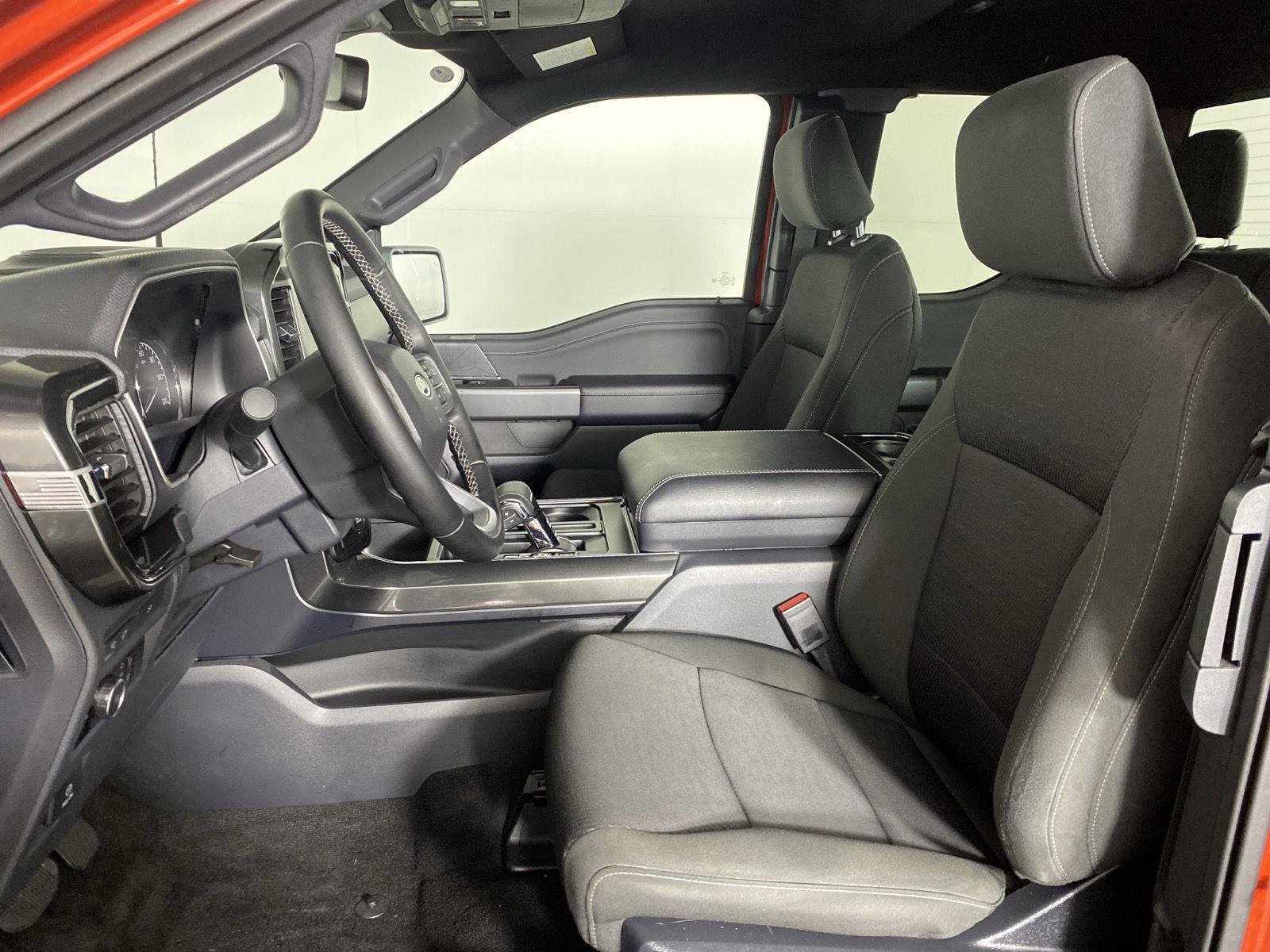 Used 2023 Hot Pepper Red Tinted Clearcoat Ford XLT image 7