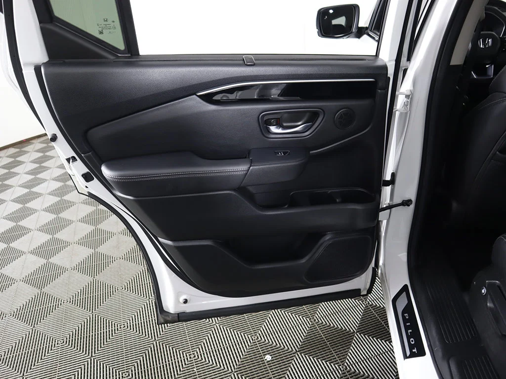 2025 Honda Pilot EX-L - Photo 25