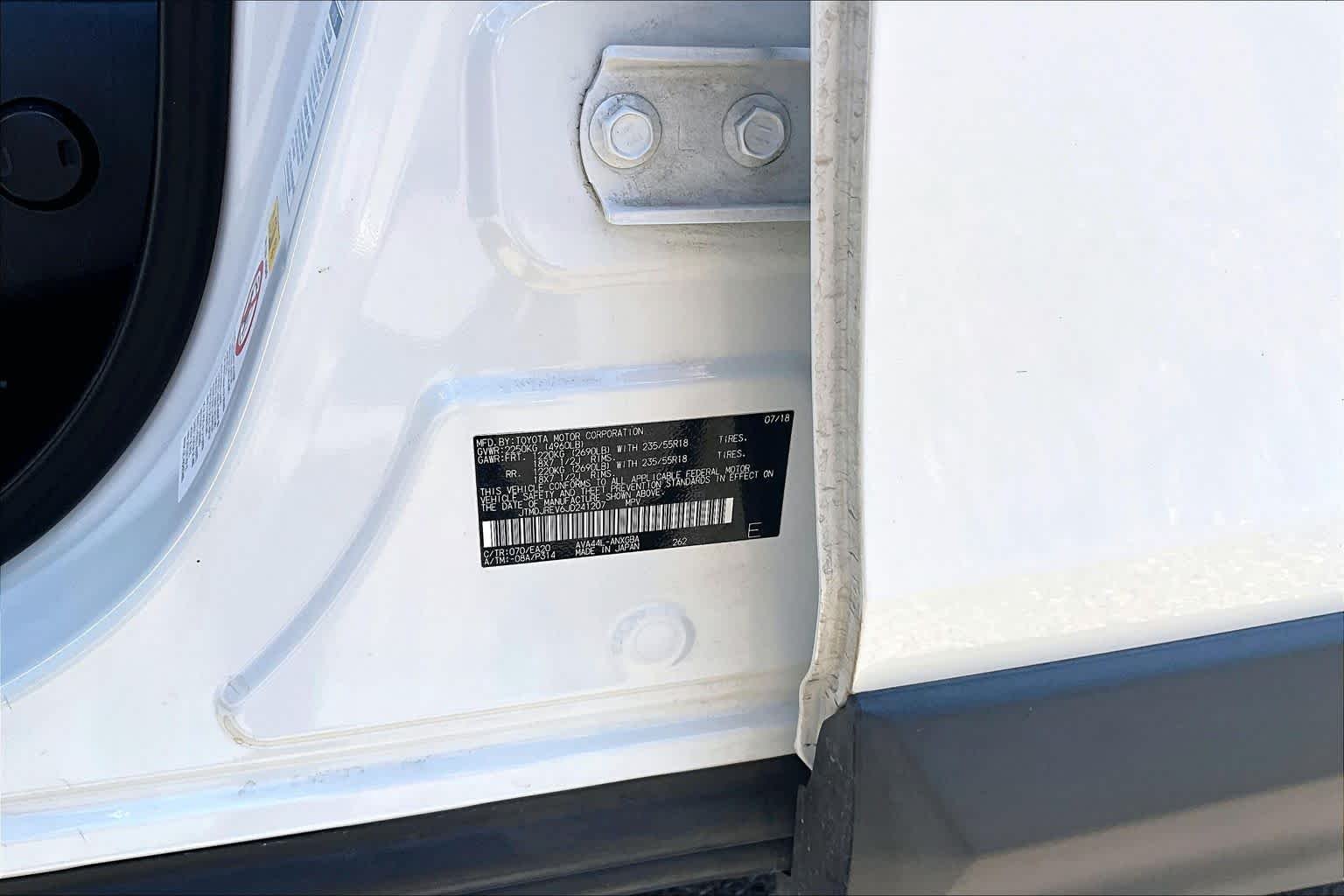 Used 2018 Blizzard Pearl Toyota Hybrid Limited image 36