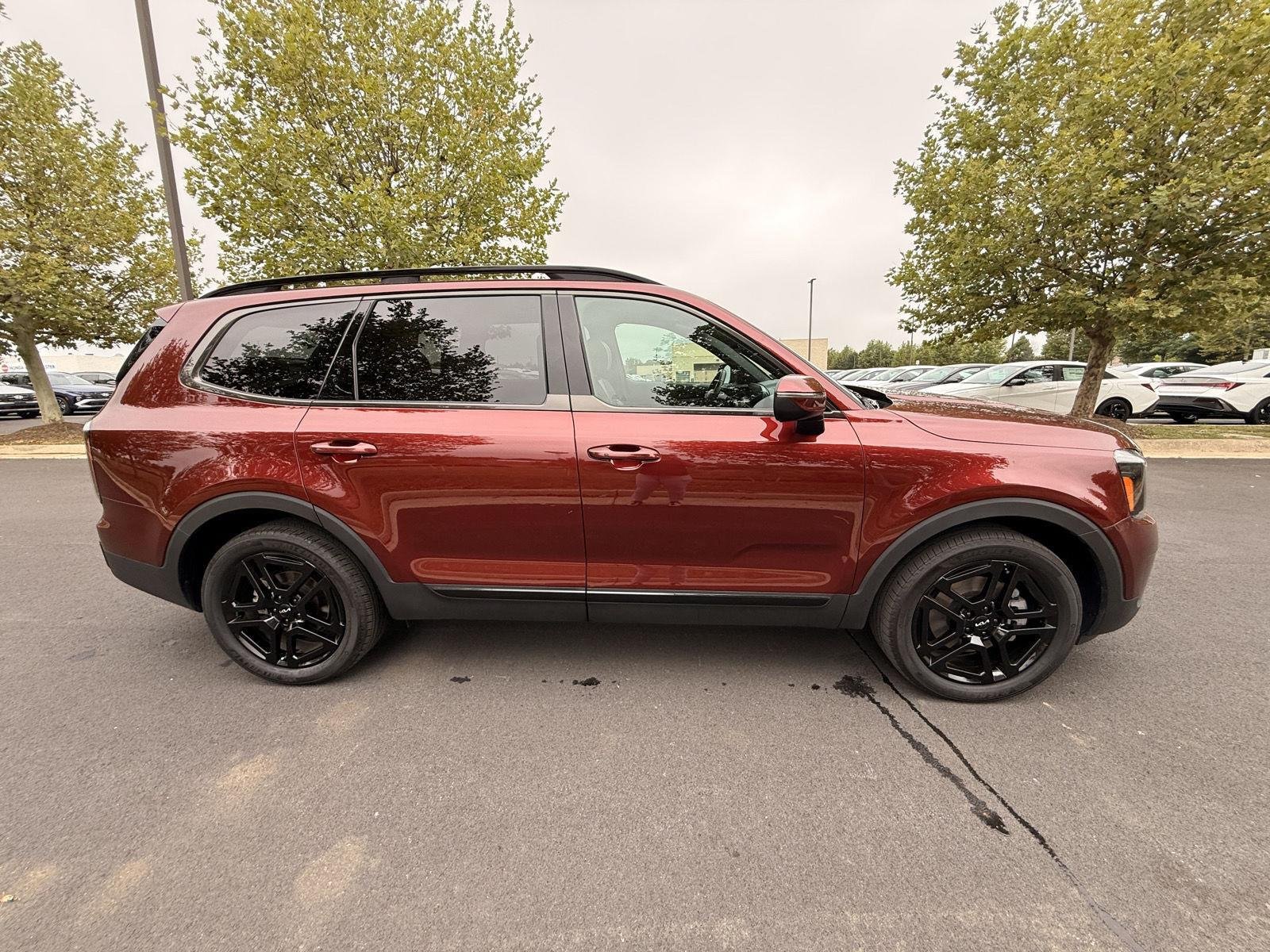 Used 2024 Dawning Red Kia EX X-Line image 4