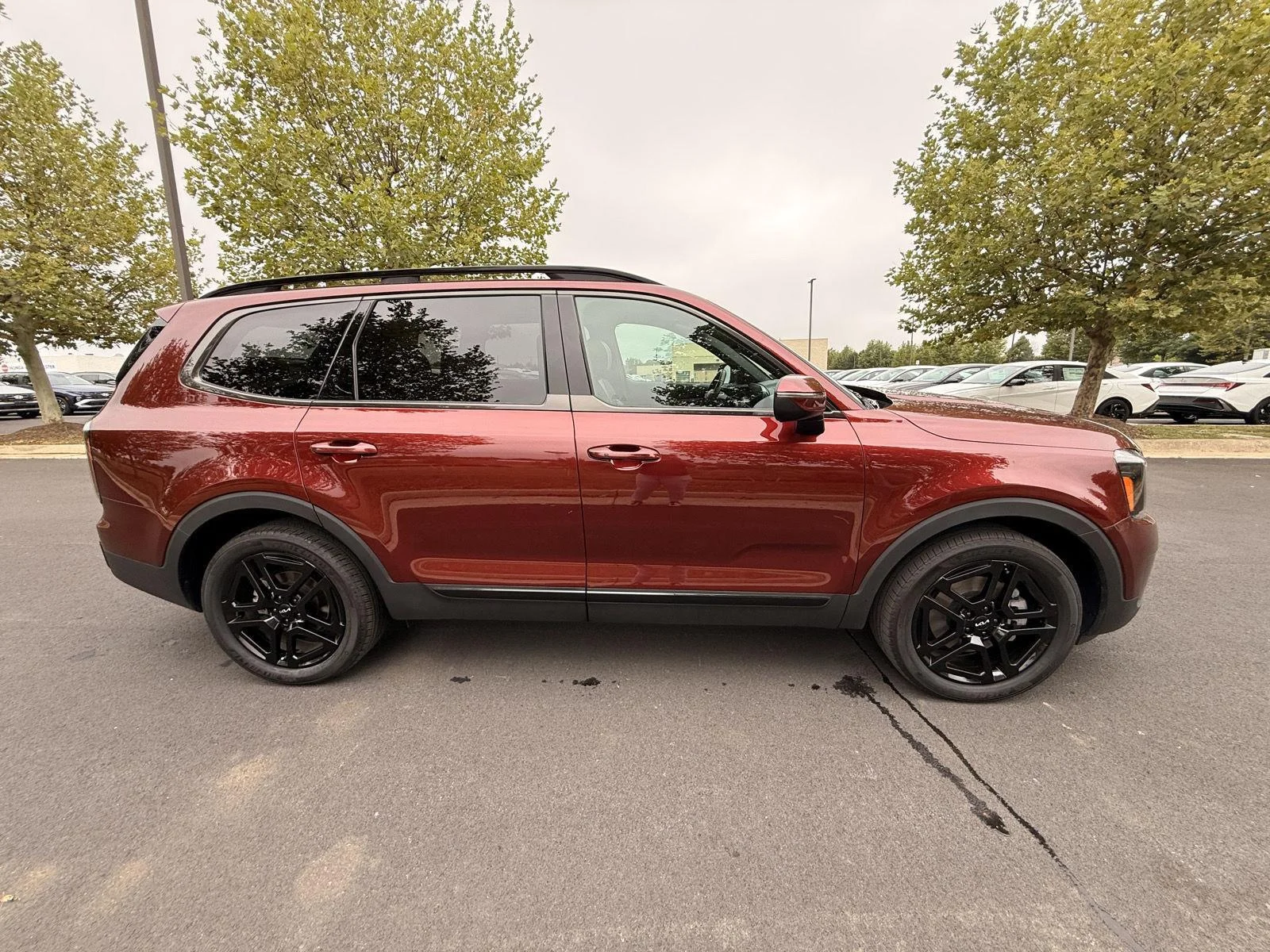 Used 2024 Dawning Red Kia EX X-Line image 4