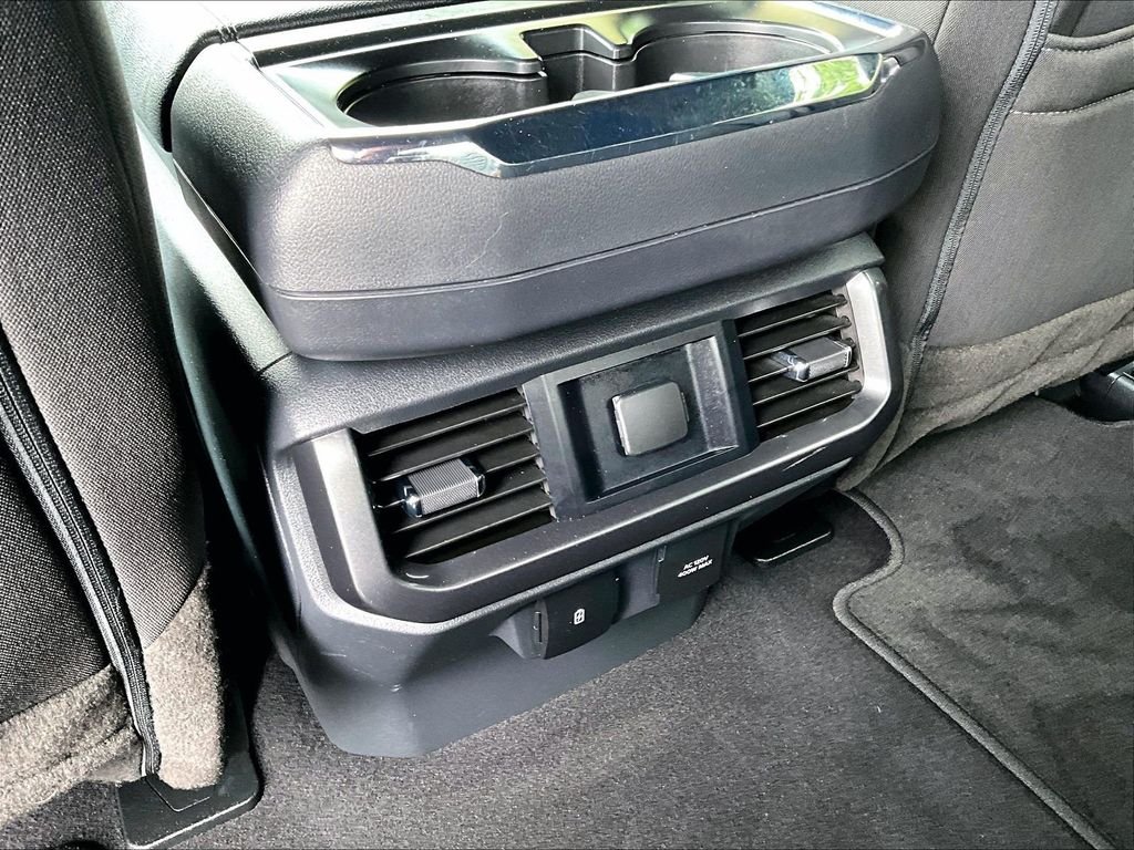 Used 2023 White Ford XLT image 27