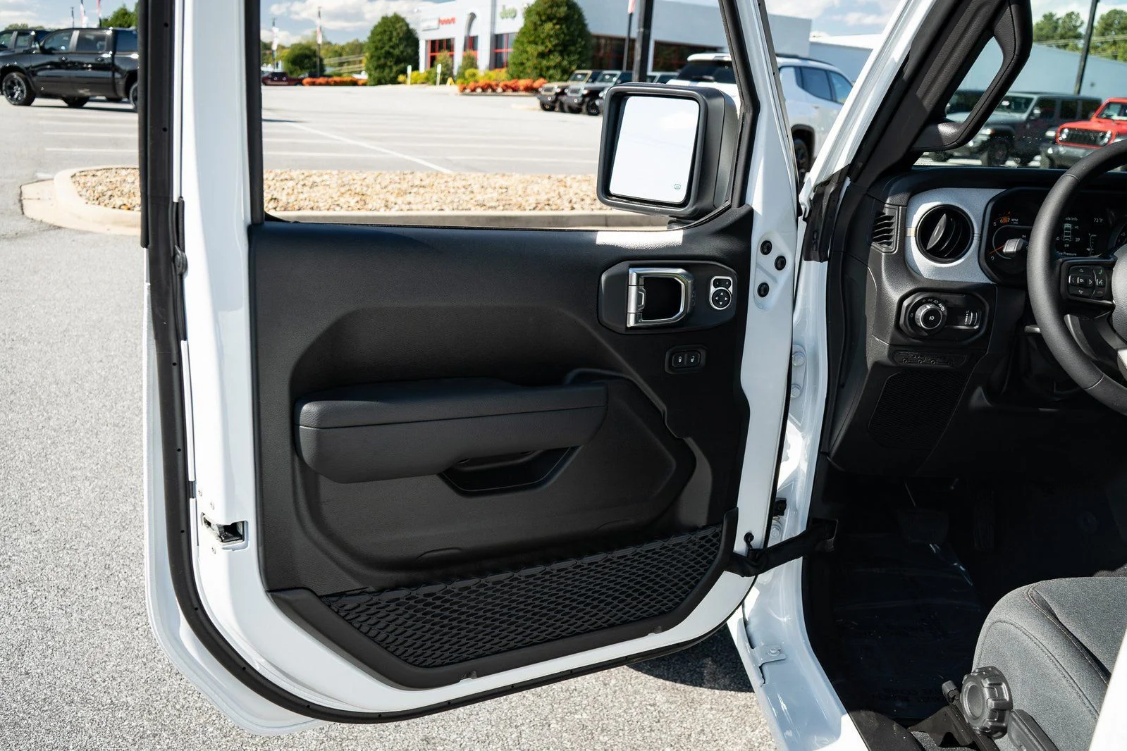 New 2026 Bright White Clear-Coat Exterior Paint Jeep Sport S image 16