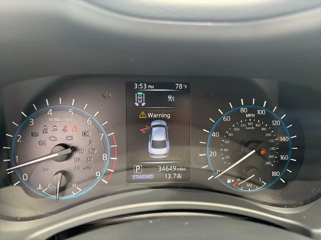 Used 2022 Grand Blue INFINITI LUXE image 22