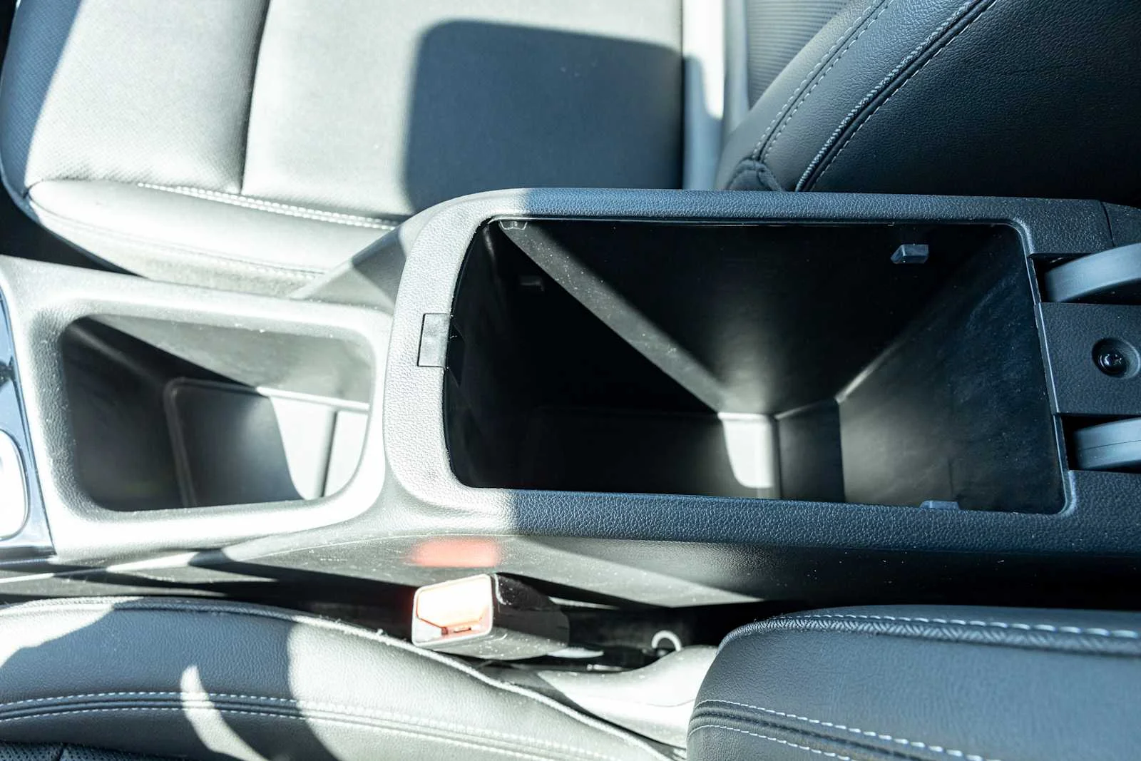 Used 2024 Summit White Buick Sport Touring image 23