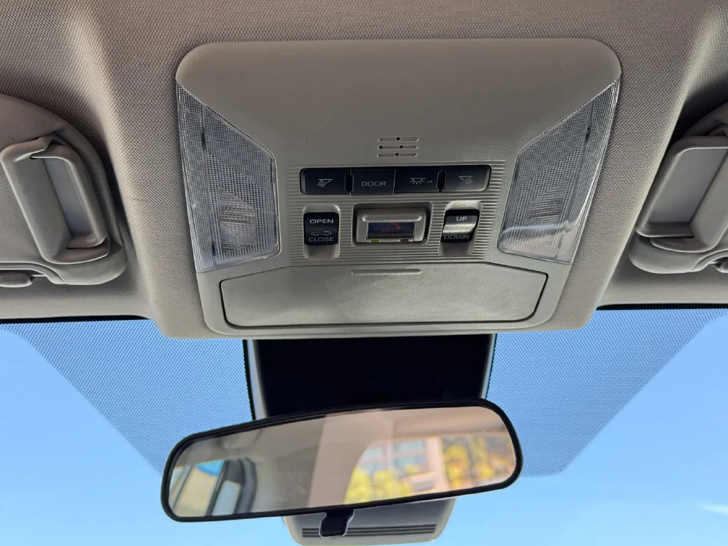 Used 2023  Toyota XLE Premium image 23