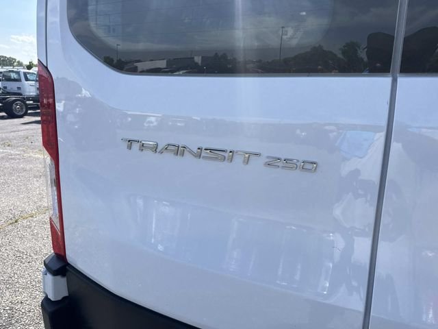 Used 2025 Oxford White Ford Base image 5