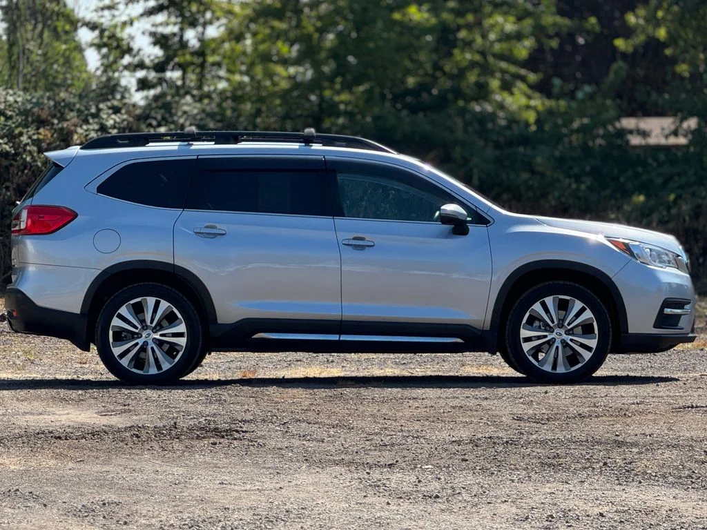 Used 2022 Silver Subaru Limited image 8
