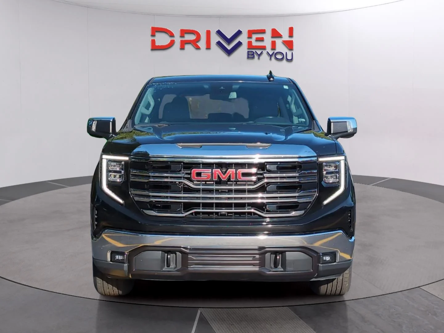 Used 2024 Onyx Black GMC SLT image 8