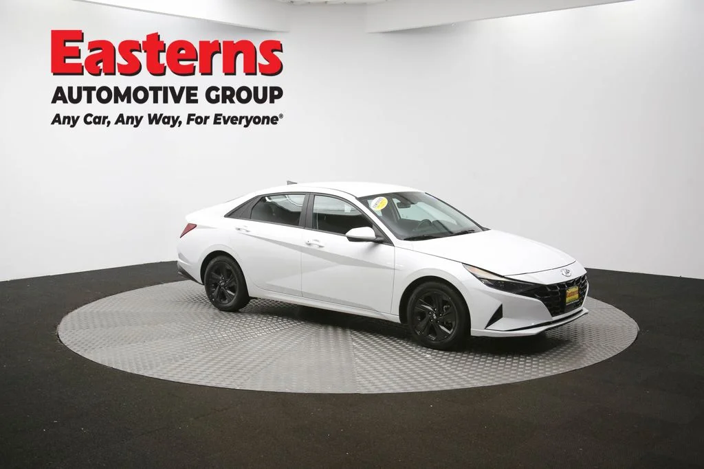 Used 2022 White Hyundai SEL image 47